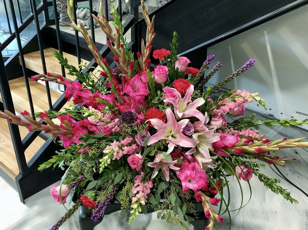 Funeral Casket Flowers from Landers Flowers 15