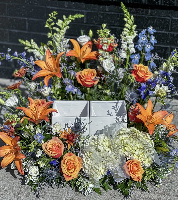 Cremation Urn Flowers from Landers Flowers 2